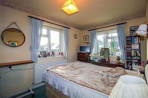 2 bedroom flat for sale, Sandal Hall Mews, Wakefield WF2