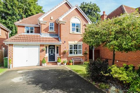4 bedroom detached house for sale, Sunny Hill Close, Wakefield WF2