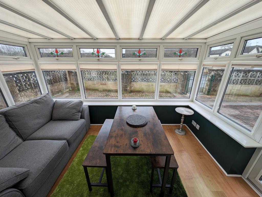 CONSERVATORY 24 LAWNS ROAD.jpg
