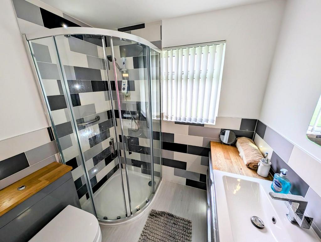 SHOWER 24 LAWNS RAOD.jpg