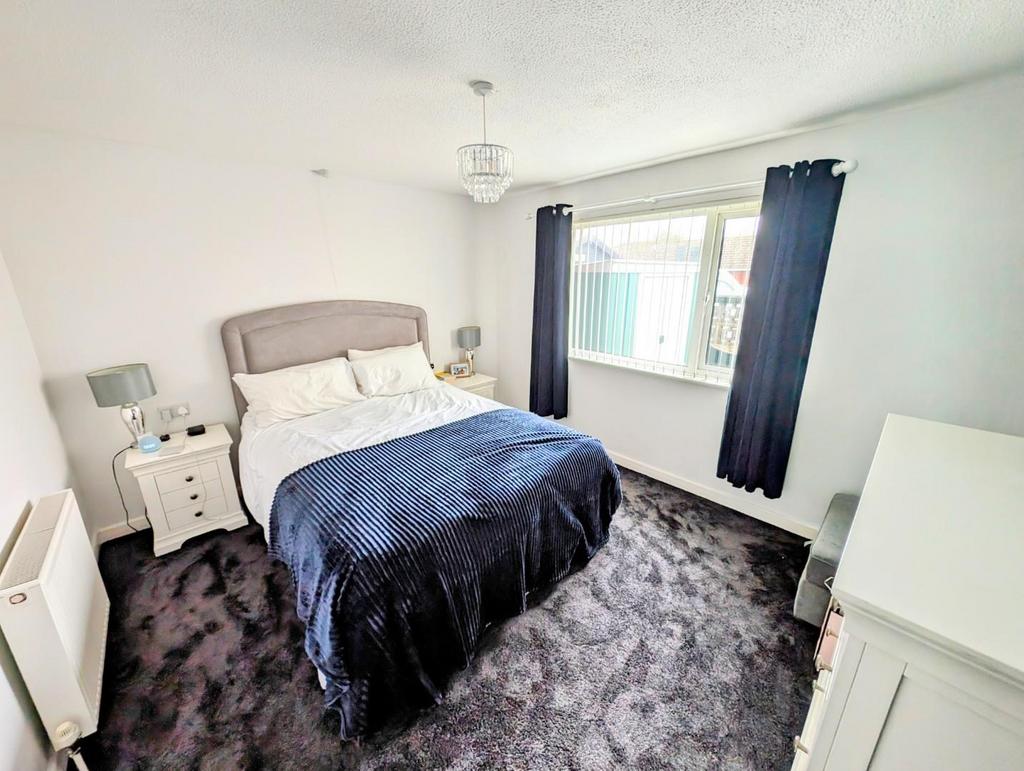 BEDROOM 1 24 LAWNS ROAD.jpg
