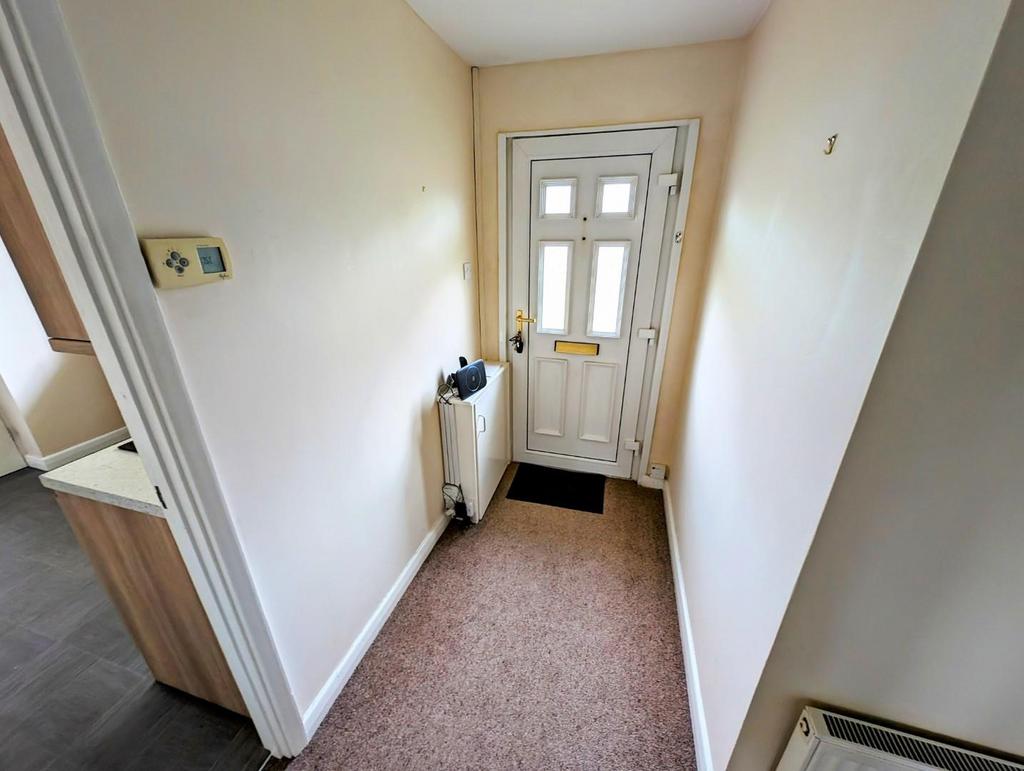 HALL 24 LAWNS ROAD .jpg