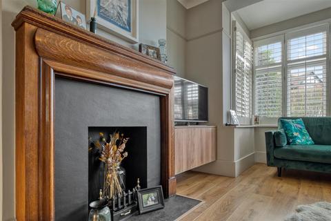 5 bedroom semi-detached house to rent - Old Park Ridings, London