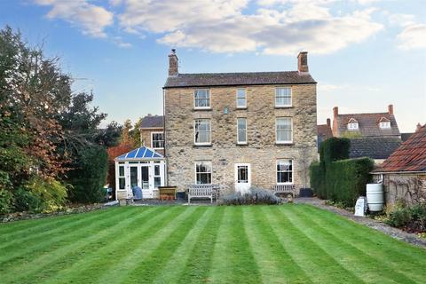Rosemead Culver Gardens, Malmesbury, SN16 9BY