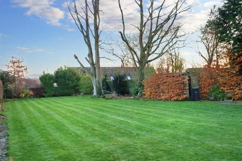 Rosemead Culver Gardens, Malmesbury, SN16 9BY