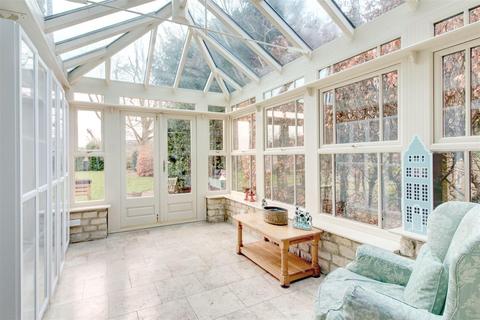 Rosemead Culver Gardens, Malmesbury, SN16 9BY