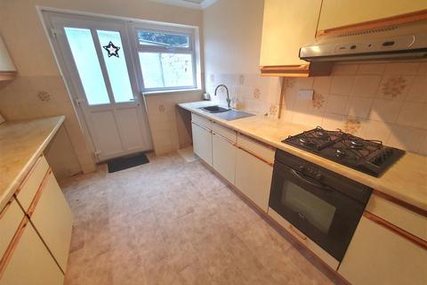 18 Barton Road, Bedworth, CV12 8HG