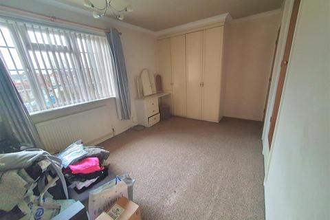18 Barton Road, Bedworth, CV12 8HG
