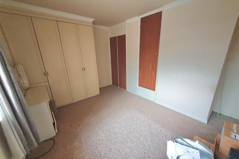 18 Barton Road, Bedworth, CV12 8HG