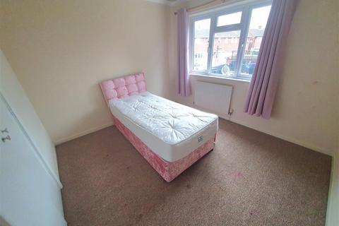 18 Barton Road, Bedworth, CV12 8HG