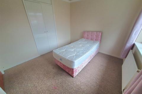18 Barton Road, Bedworth, CV12 8HG
