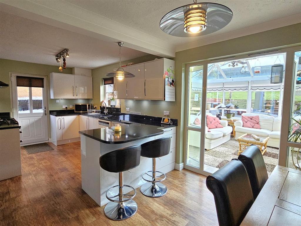 Kitchen dining area