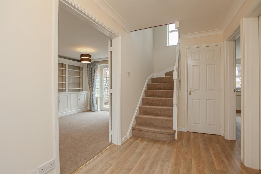7 Reedmace Road (14).jpg