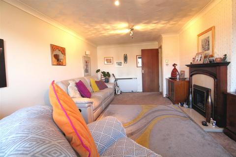 2 bedroom semi-detached bungalow for sale - Mountbatten Road, Dersingham