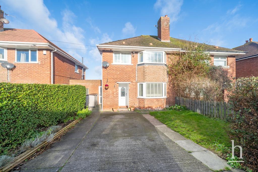 Gilroy Road, West Kirby CH48 3 bed semidetached house for sale £270,000