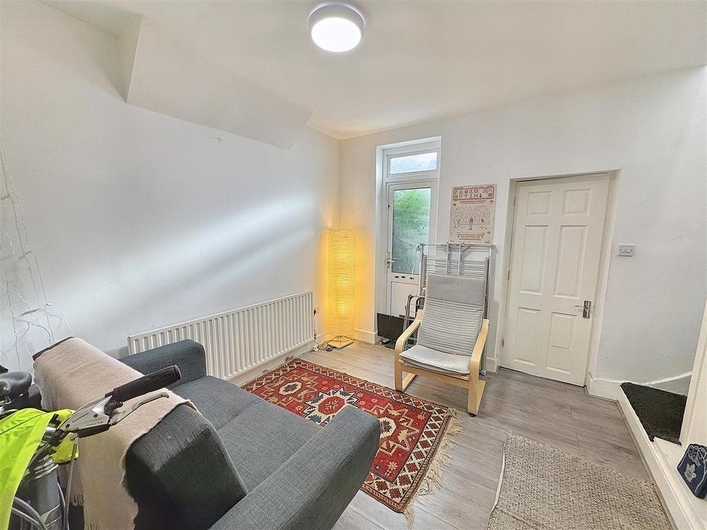 White Road, Stratford 2 bed house for sale £450,000