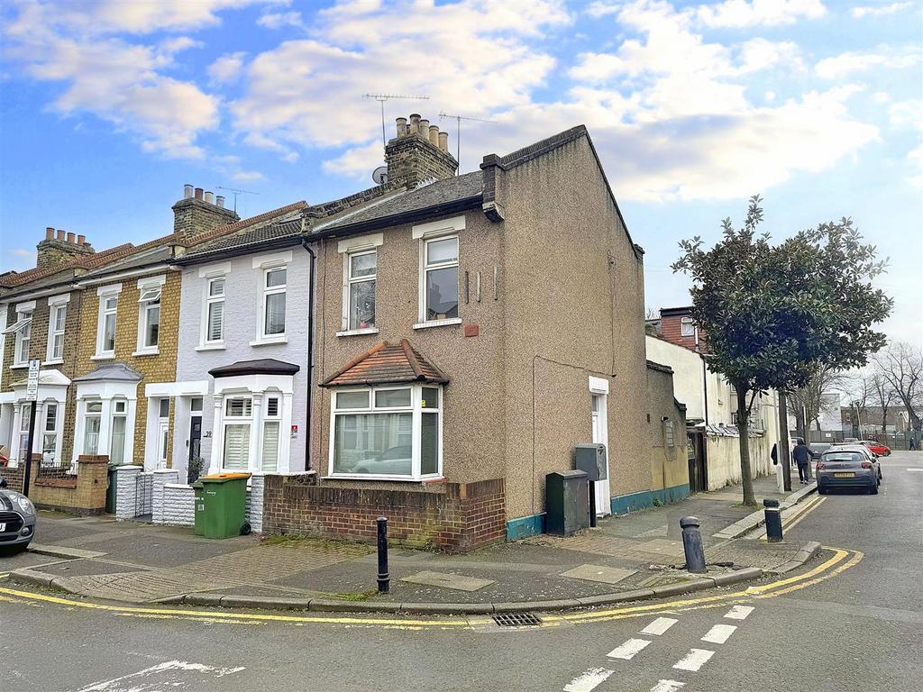 White Road, Stratford 2 bed house for sale £450,000