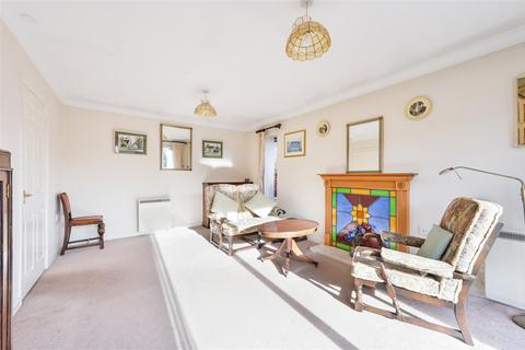 2 bedroom retirement property for sale, Oakmead Green, Epsom