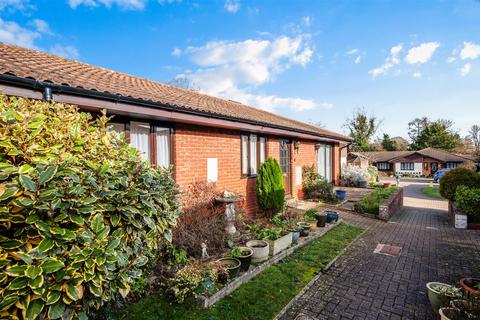 2 bedroom retirement property for sale, Oakmead Green, Epsom