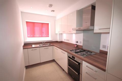 2 bedroom house to rent, Westwood Drive, Canterbury