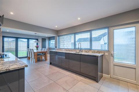 12 Oaklands Drive, Oldland Common, Bristol, BS30 6RE