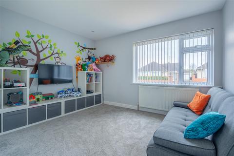 12 Oaklands Drive, Oldland Common, Bristol, BS30 6RE