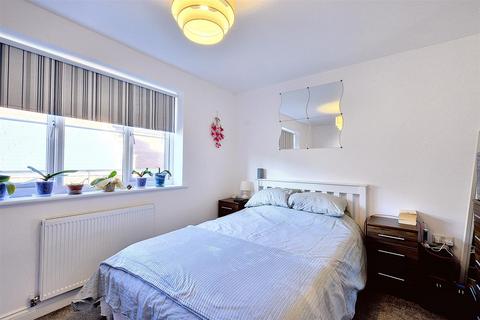 2 bedroom semi-detached house for sale, Piccadilly, Nottingham