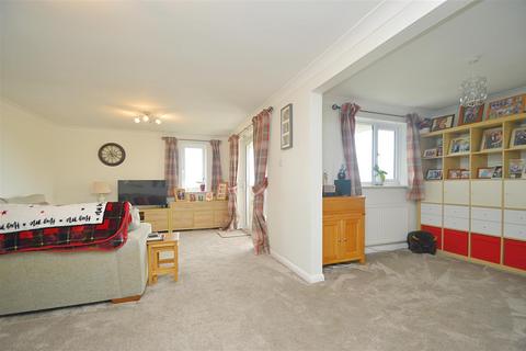 2 bedroom apartment for sale, SEA VIEWS * SHANKLIN
