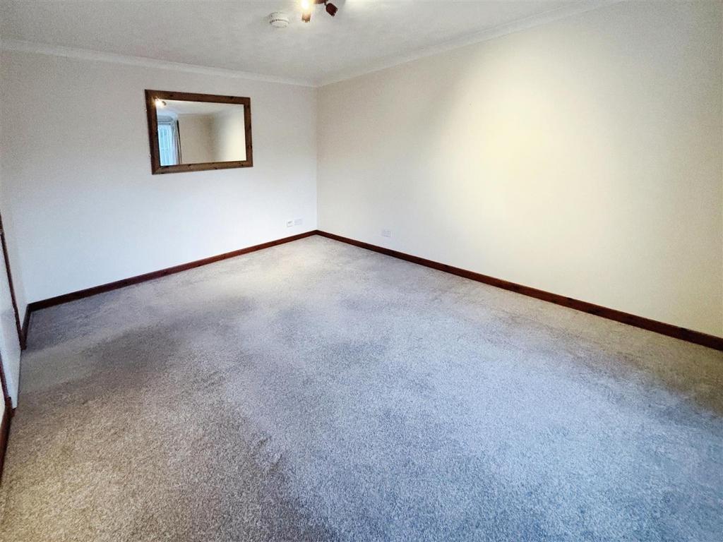 Haugh Road, Inverness IV2 2 bed apartment to rent £730 pcm (£168 pw)