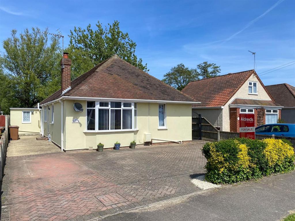 Burgh Road, Gorleston, Great Yarmouth 3 bed detached bungalow £350,000
