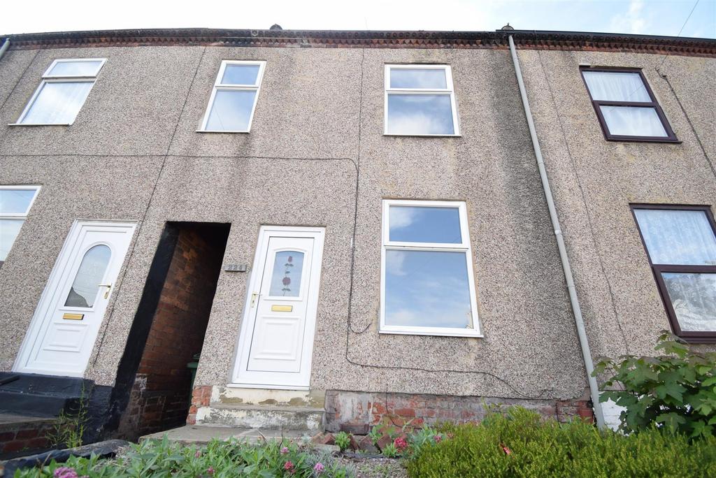 Wakefield Road, Normanton WF6 3 bed terraced house £675 pcm (£156 pw)