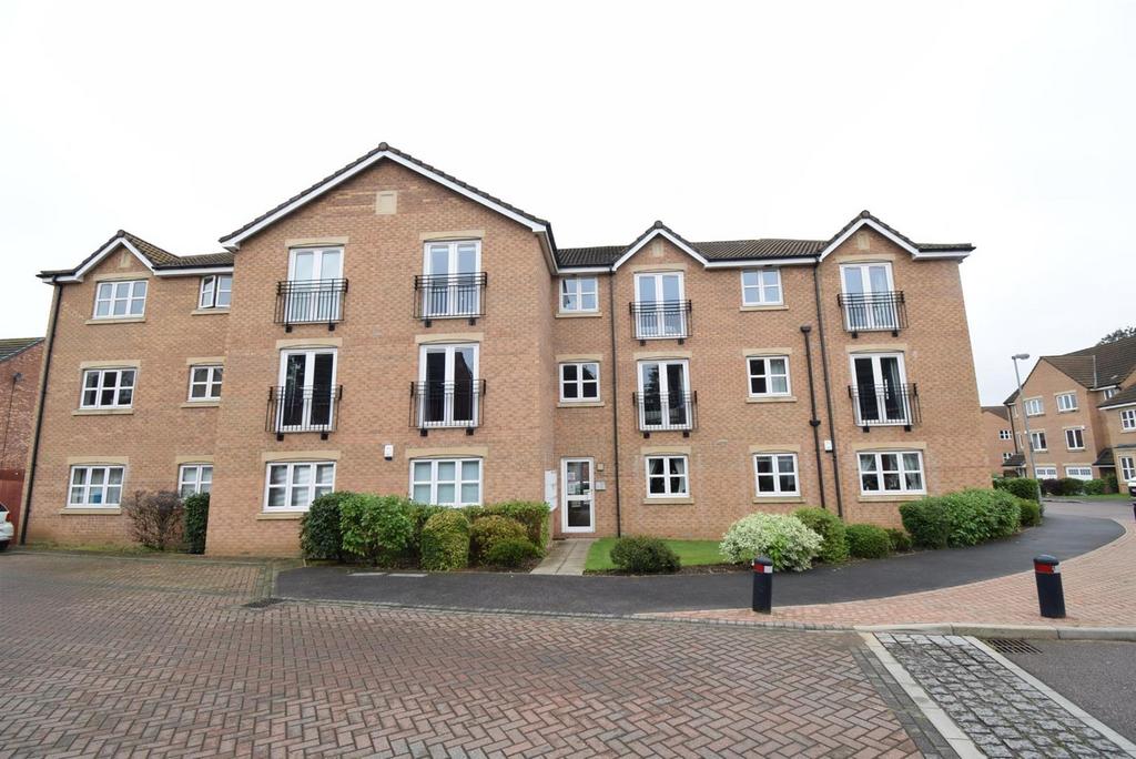 Royal Troon Mews, Wakefield WF1 2 bed apartment £850 pcm (£196 pw)