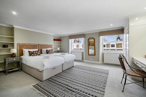 3 bedroom apartment to rent, Walpole Street, SW3