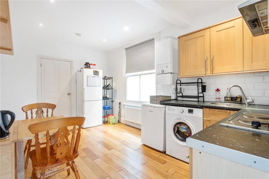 Eat-In Kitchen