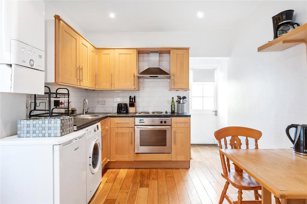 Eat-In Kitchen