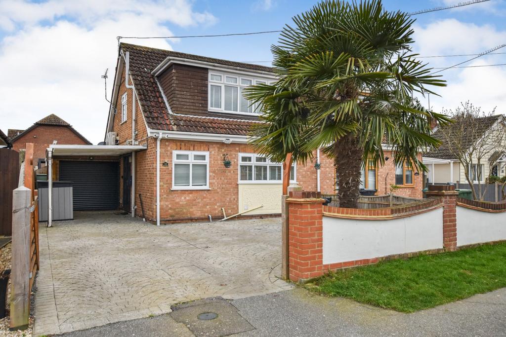Princes Avenue, Mayland, CM3 6BA 4 bed semidetached house for sale £415,000