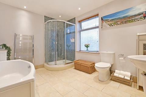 43 Ashgate Road, Chesterfield, S40 4AG