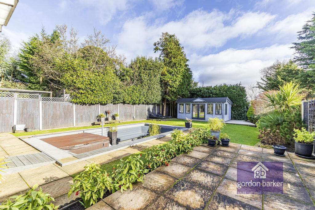 Holdenhurst Avenue, Bournemouth BH7 3 bed detached house for sale £