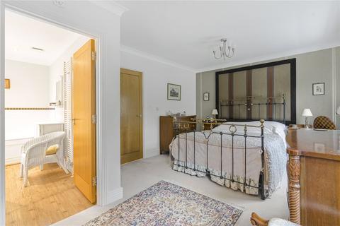 6 College Close, Thame, OX9 2DQ
