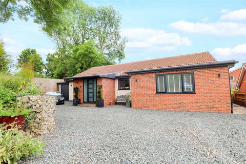4 bedroom bungalow for sale, Chatsworth Avenue, Southwell, Nottinghamshire, NG25