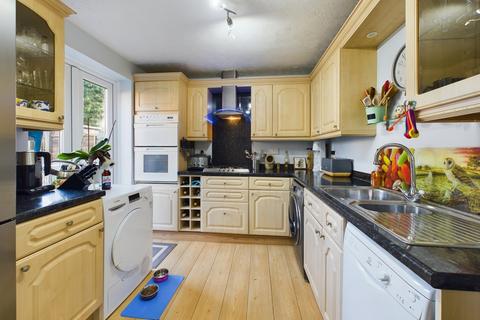 10 Juniper Close, Whitehill, Bordon, GU35 9EZ