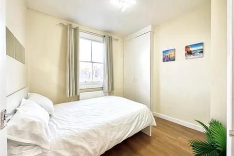 2 bedroom flat to rent, Top Floor , London NW1