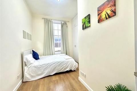 2 bedroom flat to rent, 1st Floor , London NW1