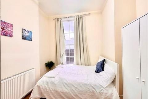 2 bedroom flat to rent, 1st Floor , London NW1