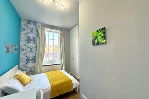 2 bedroom flat to rent, 1st Floor , London NW1