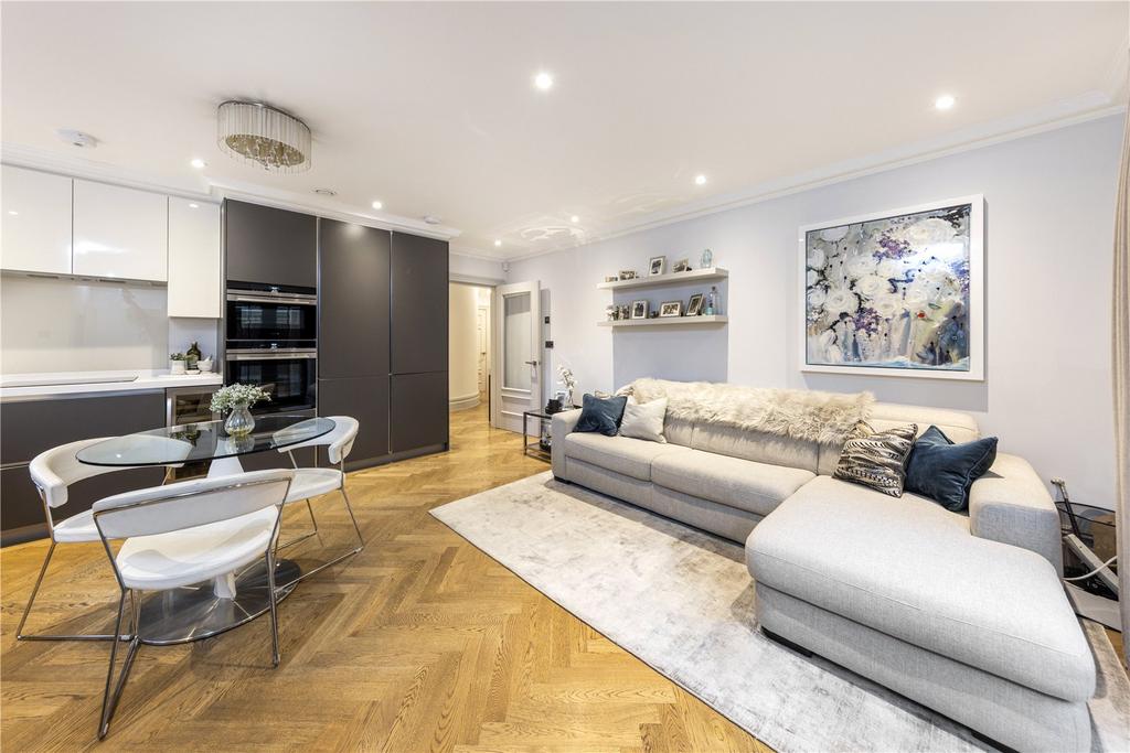 Kitchen / Reception