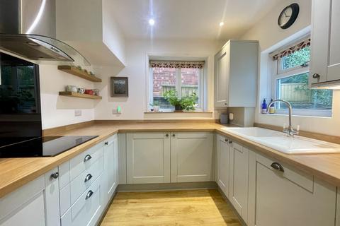 57 Cowick Hill, Exeter, EX2 9NQ