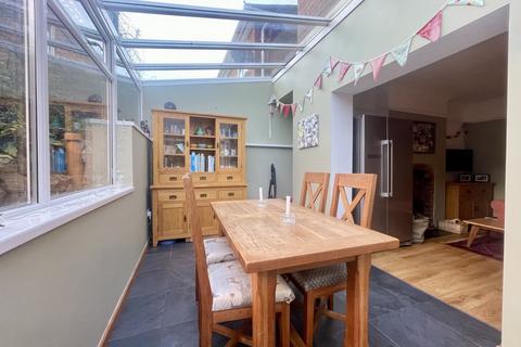57 Cowick Hill, Exeter, EX2 9NQ
