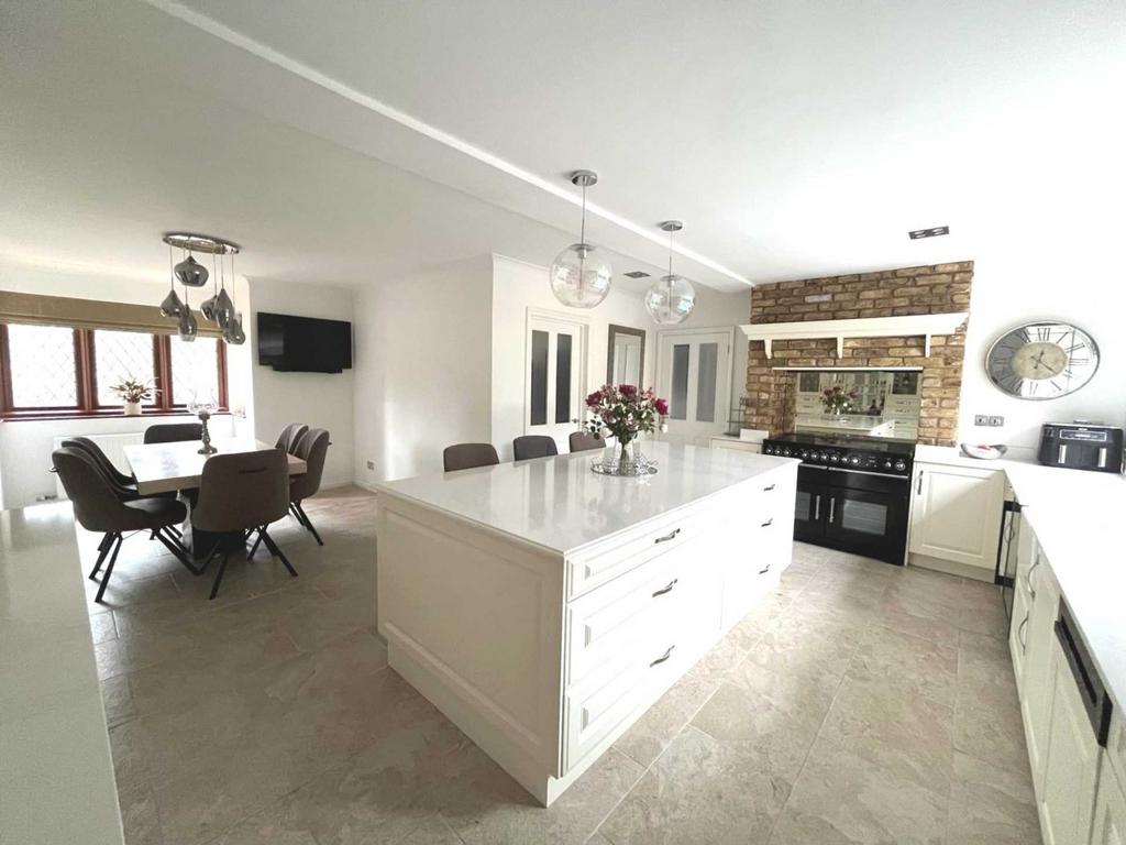 Grange Avenue, Maylandsea 6 bed detached house for sale £1,450,000