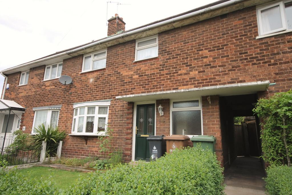 Irvine Road, Bloxwich, WS3 2 bed semidetached house £850 pcm (£196 pw)